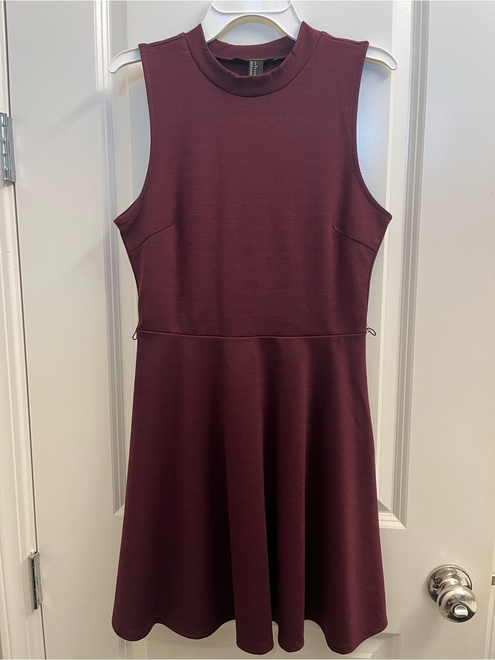 Sleeveless Mock Neck Fit & Flare Dress in Burgundy Size S